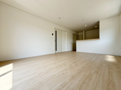 【居間・リビング】 | 長塚町５丁目２号棟 | 即日のご見学も可能です。お気軽に0476-37-3888までお問合せ下さい。