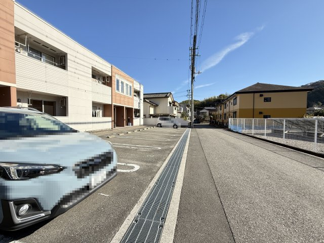 スカイアグリの駐車場