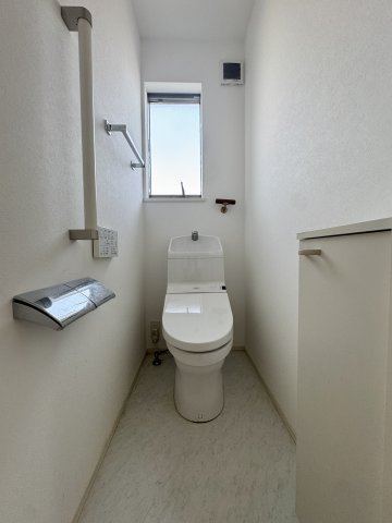 鴨江2丁目のトイレ|トイレは1階・2階あります。