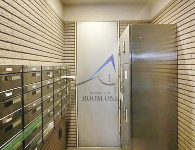 アイムズ芝大門のその他共用部分|集合ポストと宅配ボックスです。