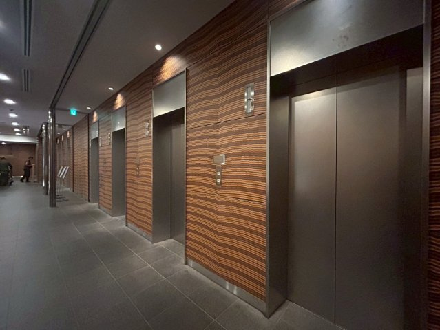 25階眺望良好！キャピタルマークタワー！一部リフォーム済み！のその他共用部分|高層階用・低層階用のエレベーターがあります。本物件はどちらも止まる25階です。