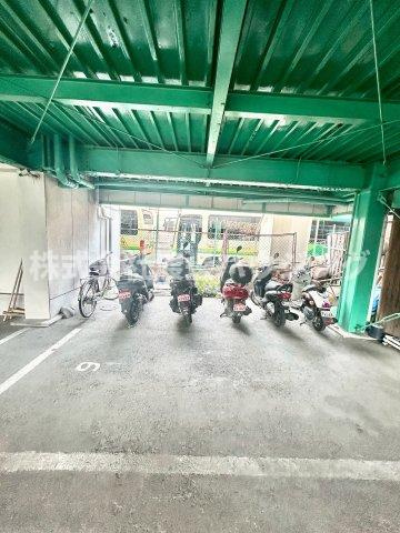 雅マンションのその他共用部分|バイク置き場