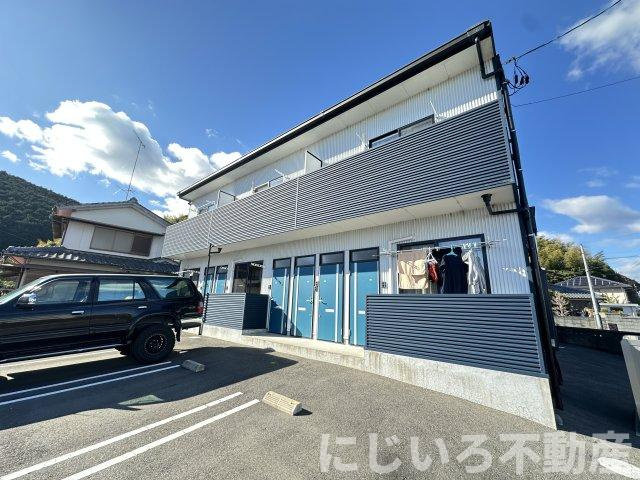 サンキュ阿南の外観