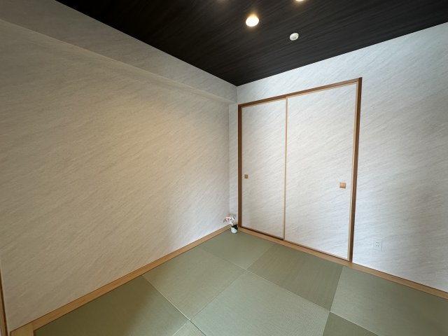 ドルフ灘ヴェールデュランの和室|落ち着きある和室を設けた癒しの空間。客間やくつろぎスペースとしても活用でき、暮らしにゆとりと和の趣を