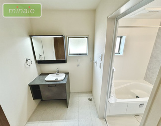 【洗面所】 | 本日内見できます　小・中学校6分　WIC付　市川市真間5　3号棟 | 販売現地