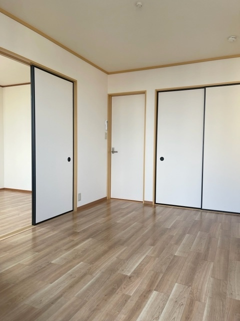 レイクサイドⅡの居間・リビング|★和室を洋室へ変更しました★
地震に強い旭化成ヘーベルメゾン！
現在リフォーム中