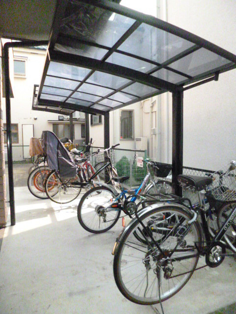 レイクサイドⅡの設備|★敷地内屋根付き駐輪場★
地震に強い旭化成ヘーベルメゾン！
現在リフォーム中