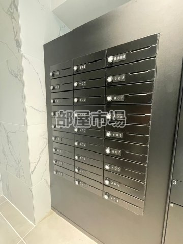 エストゥルース浅草のその他共用部分|メールボックス