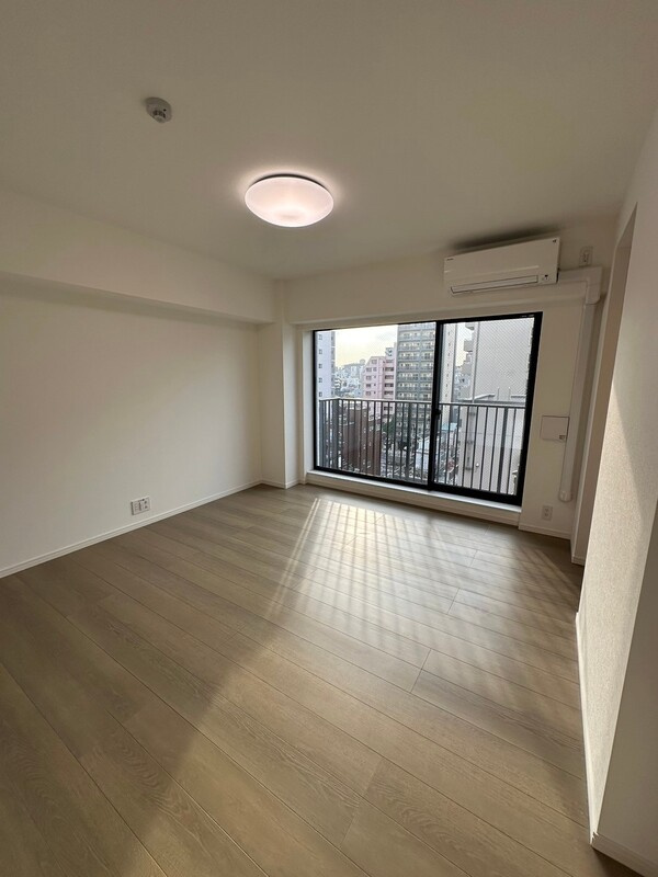 エストゥルース浅草の居間・リビング