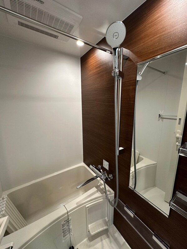 エストゥルース浅草の浴室