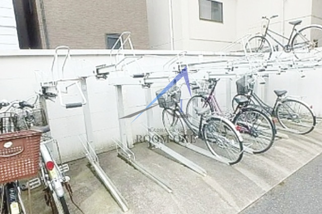 カリンレジデンスのその他共用部分|駐輪場です。