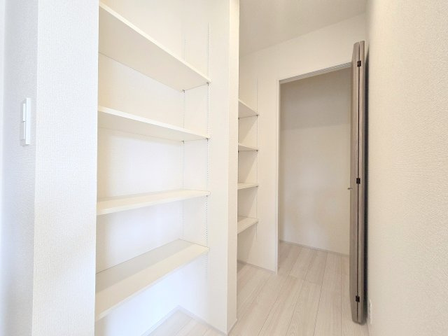羽村市緑ヶ丘4丁目　全9棟の収納