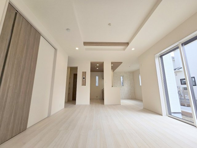羽村市緑ヶ丘4丁目　全9棟の居間・リビング