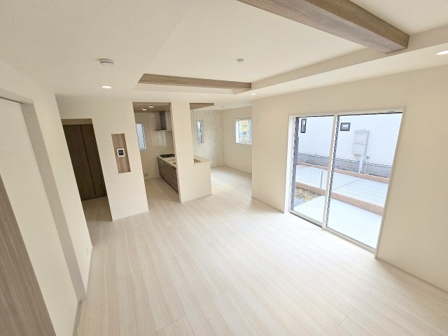 羽村市緑ヶ丘4丁目　全9棟の居間・リビング