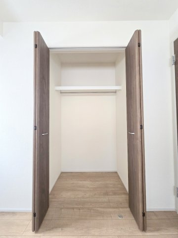 羽村市緑ヶ丘4丁目　新築戸建の収納