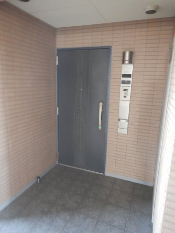 菱和パレス目白台グラーサの玄関
