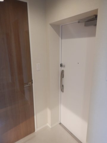 菱和パレス目白台グラーサの玄関