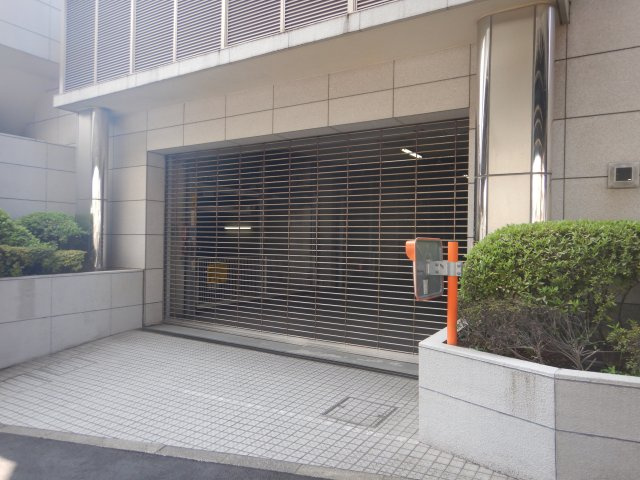 菱和パレス目白台グラーサの駐車場
