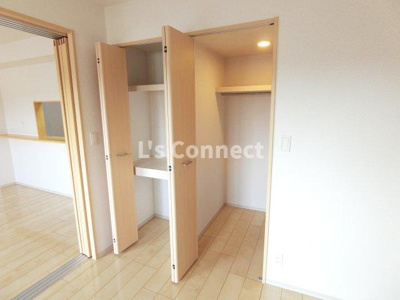 【設備】 | レジデンス仙台泉 | ウォークインクローゼットでお荷物もすっきり収納。