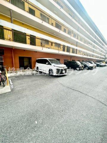 エルロード住吉7号館の駐車場