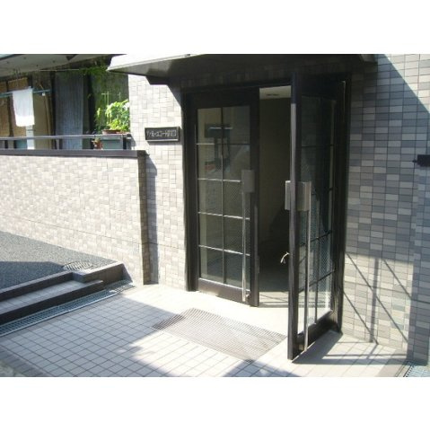 ファミーユコート恩田Ｂ棟のエントランス|エントランス