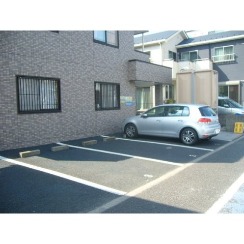 ファミーユコート恩田Ｂ棟の駐車場|駐車場