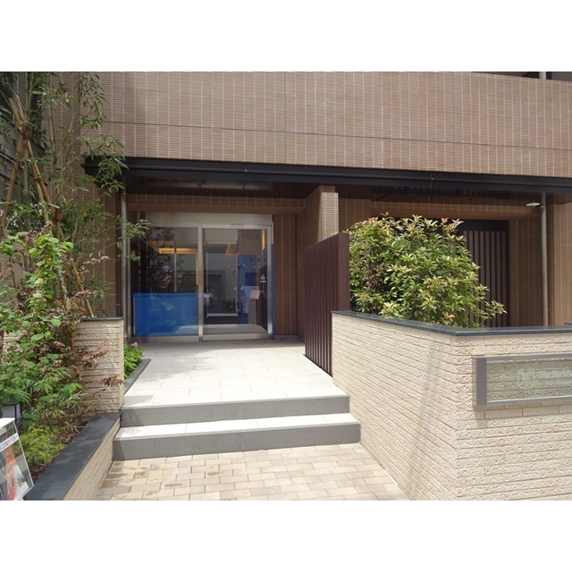 ザ・パークハビオ浅草駒形のエントランス