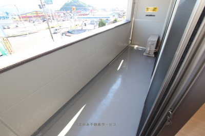 【バルコニー】 | Ｍｅｉｓｓａ | 外からの目が気にならないバルコニーで洗濯物が干せます
306号室　2021年9月10日撮影