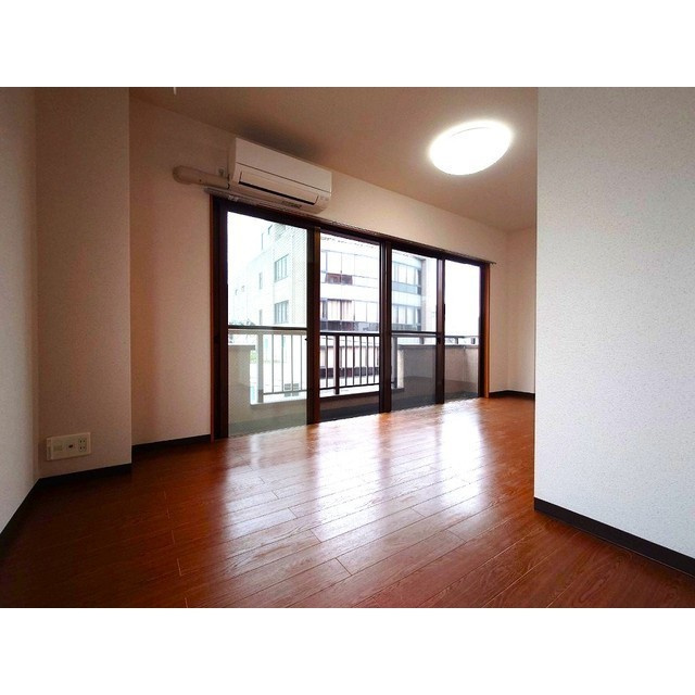 レジェンド森下の居間・リビング