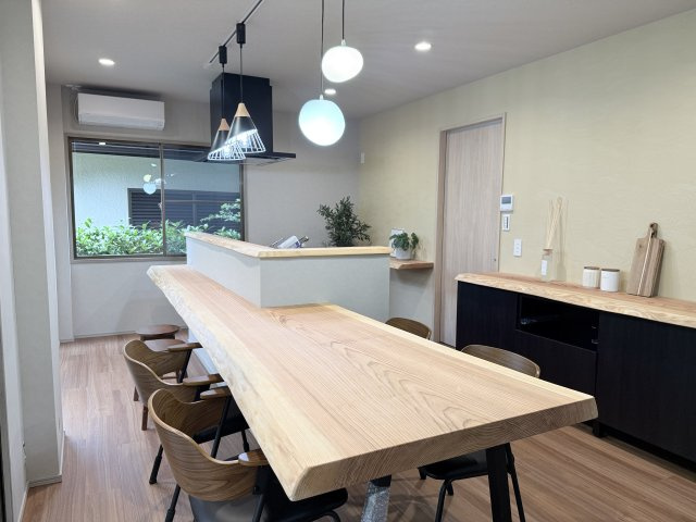 大津市瀬田5丁目中古戸建　天然木フルリノベーションのキッチン