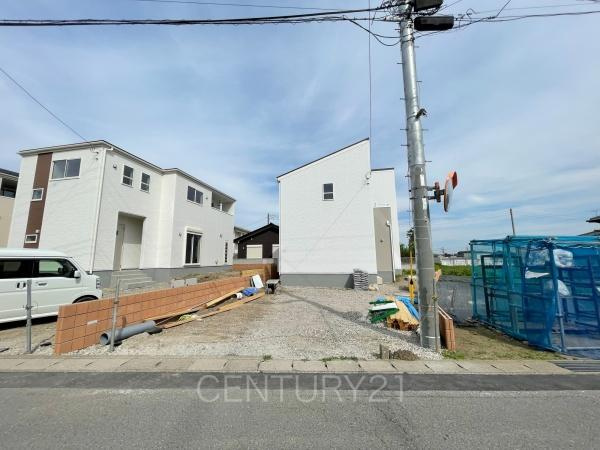 前橋市樋越町第4 6号棟の前面道路含む現地写真