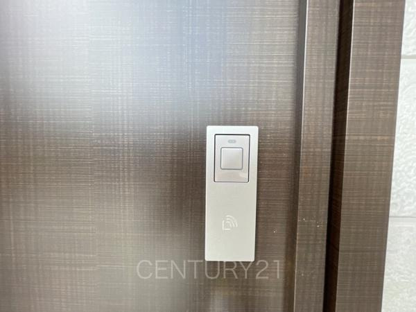 前橋市樋越町第4 3号棟の玄関|スマートキー付き玄関ドア