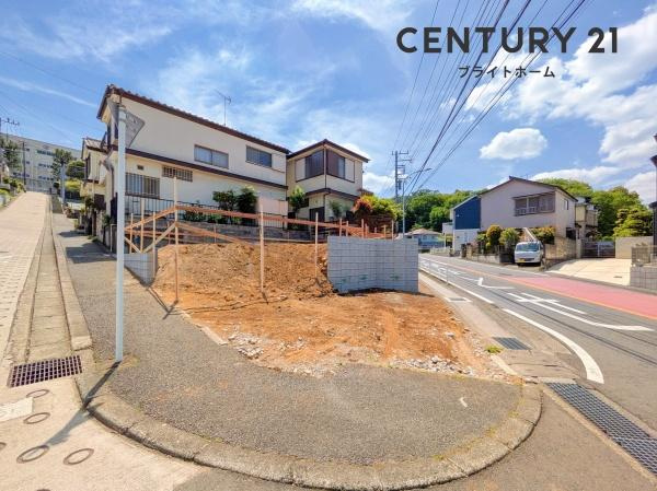 横浜市港北区小机町の新築一戸建の前面道路含む現地写真|陽当りの良さ、住環境を現地にてご確認下さい！
周辺環境も合わせてご案内させて頂きます！