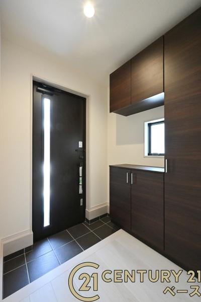 リーブルガーデン九条町 ７号棟 ／新築一戸建の内観：施工例|■ＴＶモニター付きインターホンで防犯対策もバッチリ！来客も一目でわかり安心です！■