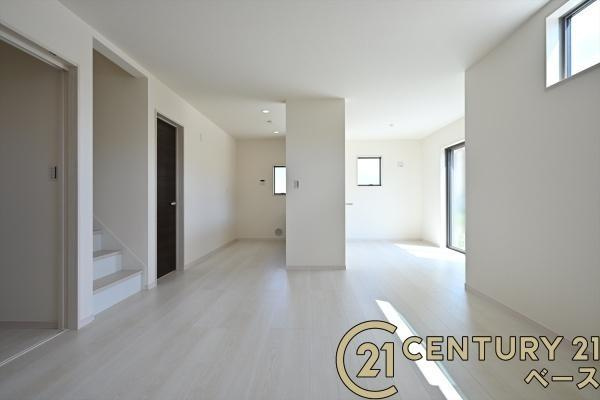 リーブルガーデン九条町 ６号棟 ／新築一戸建の内観：施工例|■ペアガラス使用で結露の心配もありません！■