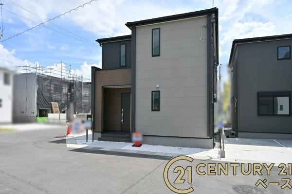 リーブルガーデン九条町 ８号棟 ／新築一戸建の外観|■≪同仕様写真≫■耐震等級３の地震に強安心の邸宅！雨で汚れを洗い流してくれるセルフクリーニング機能付き外壁！お気軽にお問い合わせください！■