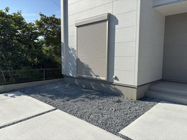 西尾第82米津町　全2棟・1号棟の庭|ウッドデッキやBBQ。想像が膨らむお庭