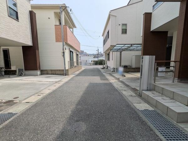 【前面道路含む現地写真】