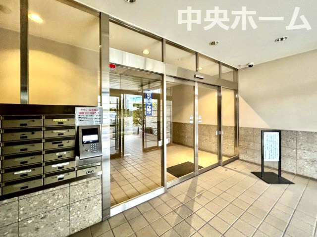 シティコート奥戸の防犯設備|【オートロック】オートロックシステムでセキュリティ充実。当たり前ですが、安全で安心して暮らすのって大事ですよね。お探しのご条件でオートロック付きの物件を探す方も多いですがやはりセキュリティは大事です。