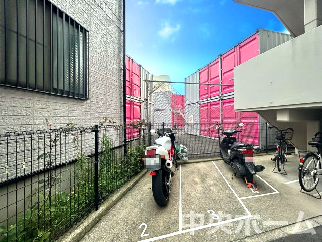 シティコート奥戸の駐車場|【バイク置場】最新の空き状況や費用などの詳細は担当スタッフまでお問い合わせください。
