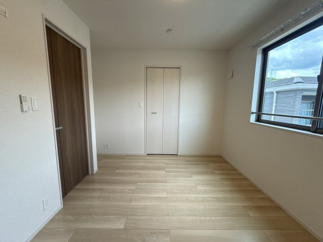 ヴィラ　ドゥ　グレーヌ梅ケ谷Ｂの子供部屋
