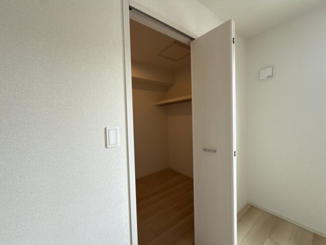 ヴィラ　ドゥ　グレーヌ梅ケ谷Ｂの収納