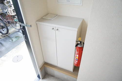 ヴィオラＳＩＮ Ｂの玄関