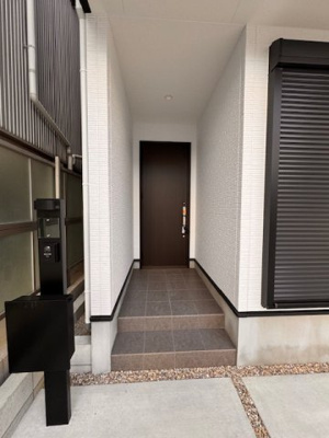 【玄関】 | MIRASUMO東区大幸404① | 今すぐのご案内可能です！→  0120-336-922　までお気軽にお問い合わせください。