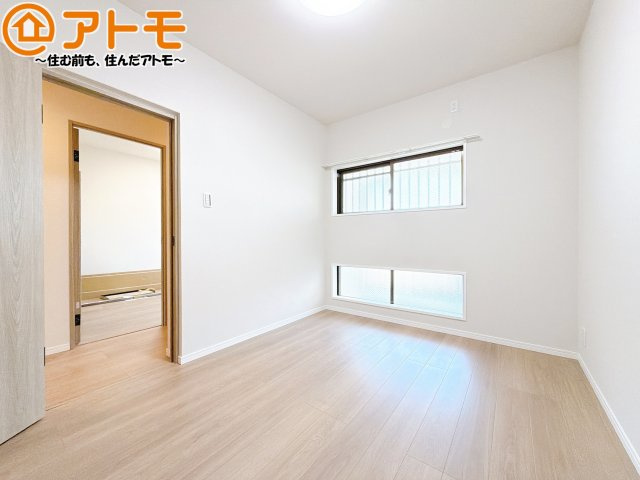 【子供部屋】 | ヴェラハイツ小黒 | 壁と床がシンプルな色合いだからこそ自分だけの空間を作れます♪お部屋作りのイメージは順調でしょうか♪
