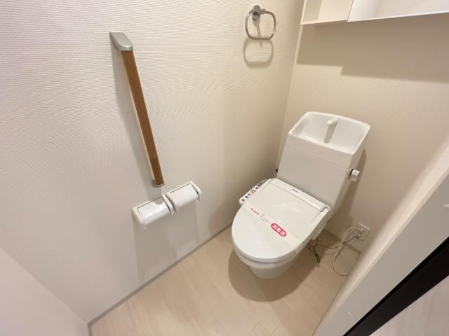 シエスタ舟入南のトイレ|シャワー付トイレ