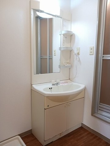 ニューシティ武田の洗面所|ゆったりとスペースのある洗面所