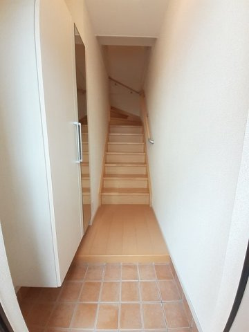 グランデ・フィオーレＢの玄関|きれいな玄関です