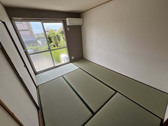 シャトー大半田　Ⅰ棟の寝室