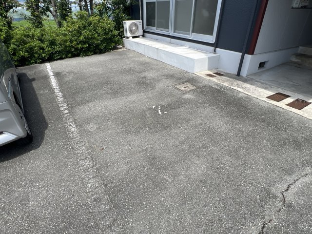 シャトー大半田　Ⅰ棟の駐車場